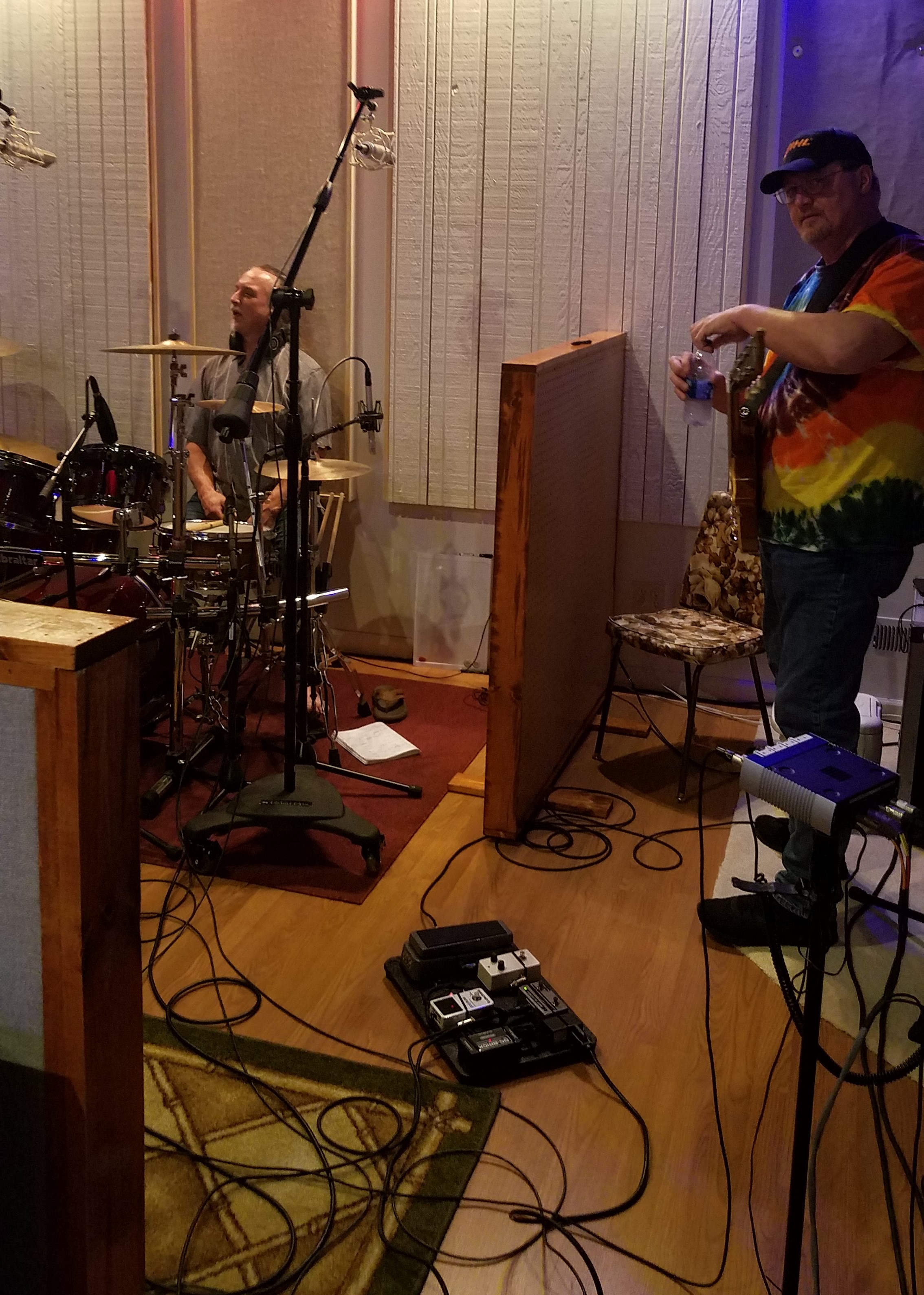 Drummer and guitarist recording live at WAVS-Studio